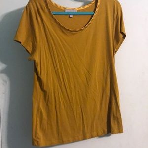 Mustard colored shortsleeved top